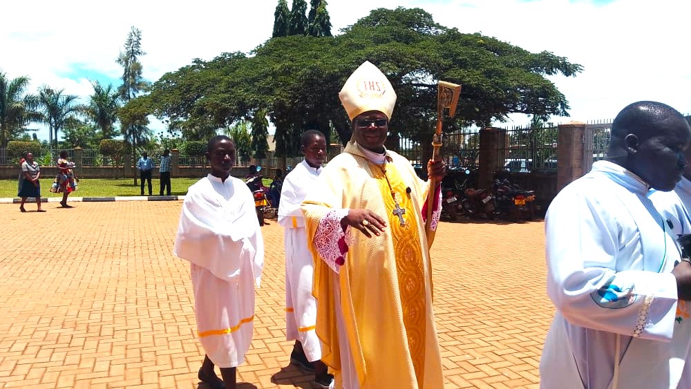 Bishop Calls Christians to Live Their Anointing During Chrism Mass